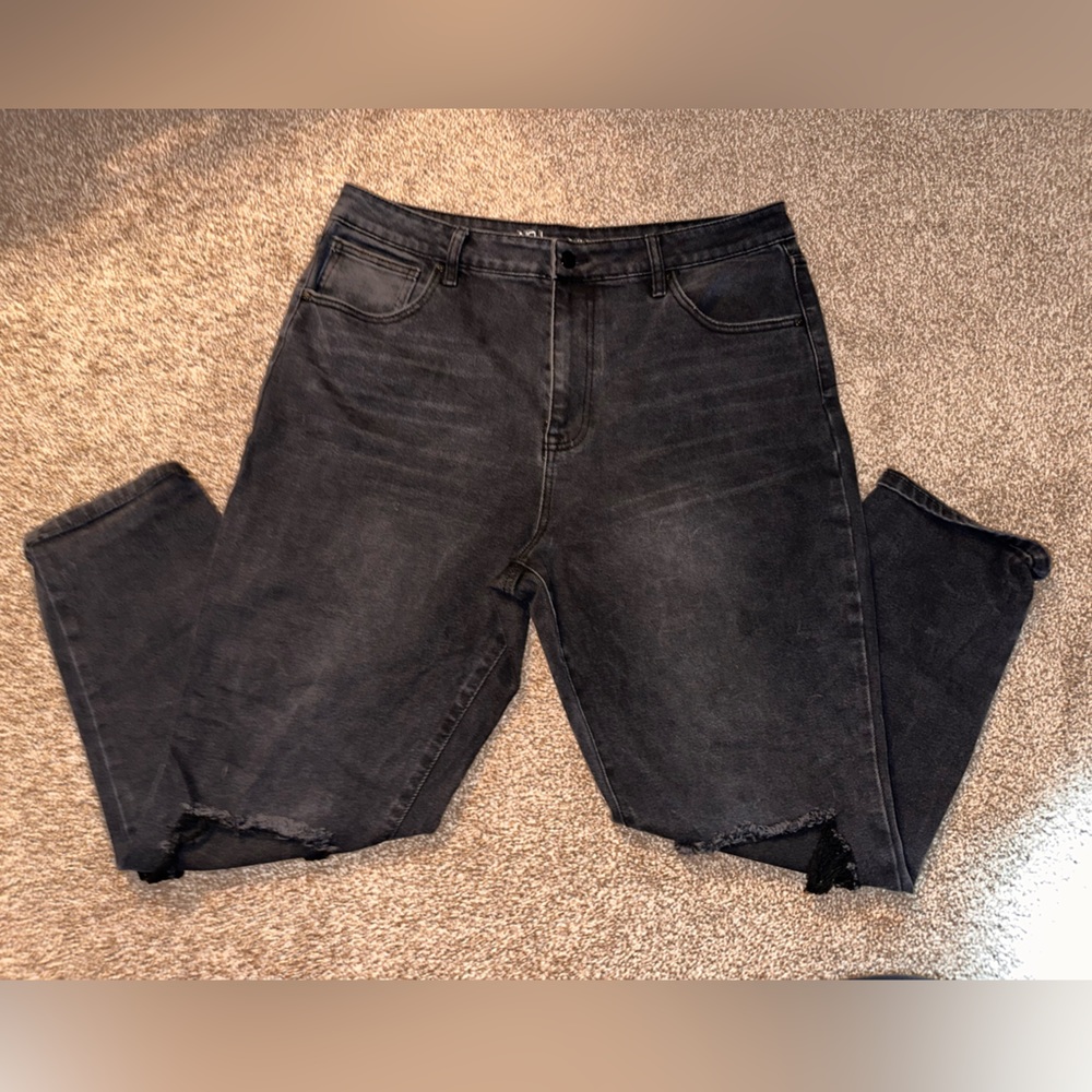 Black distressed mom jean